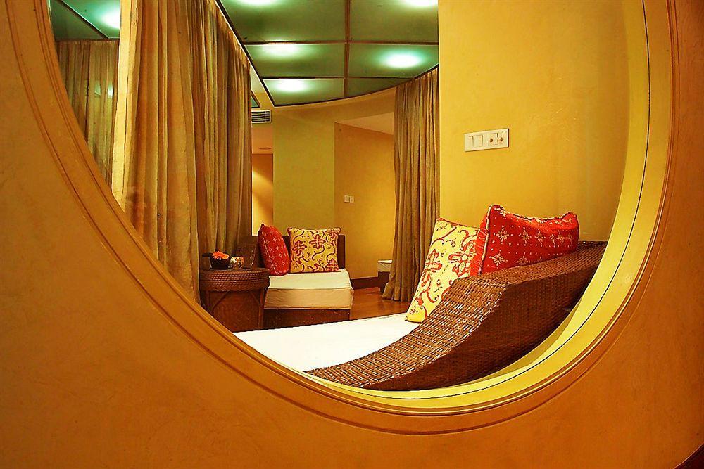 Готель The Park Ченнаї Екстер'єр фото A room at the spa