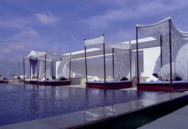 Готель The Park Ченнаї Екстер'єр фото The pool at the hotel